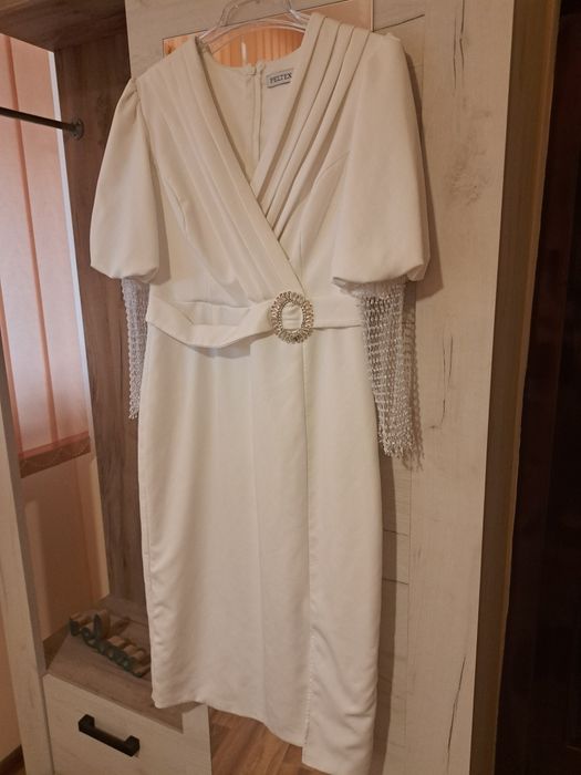 Rochie alba ideala pentru starea civila