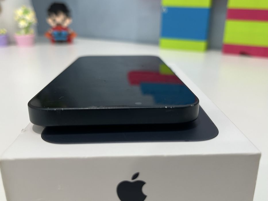 Продам 13 айфон б/у