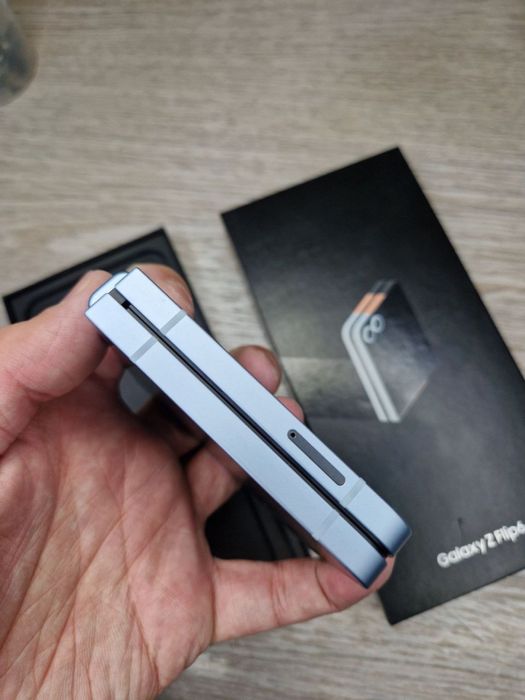 samsung Z flip 6 12/256Gb