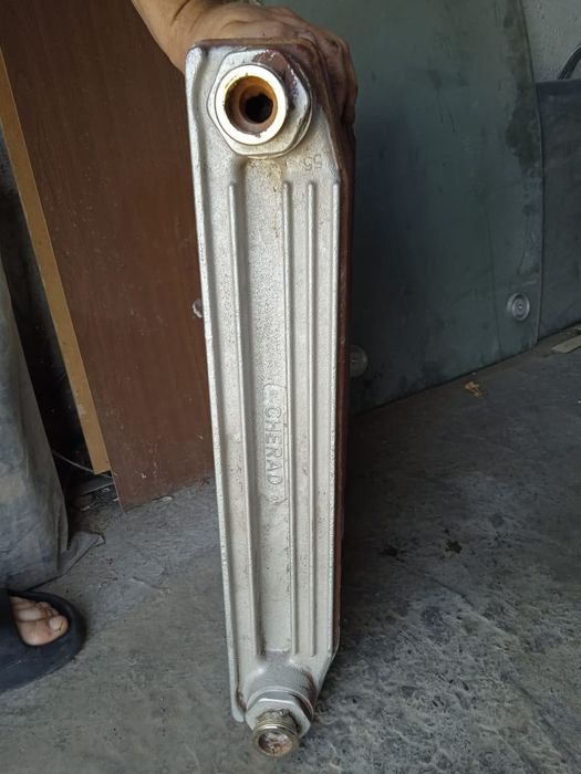 Батарея чугунная