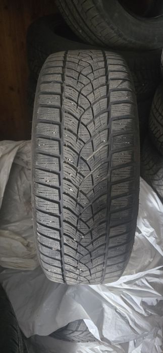 Roti iarna Renault 17" / Anvelope Goodyear //