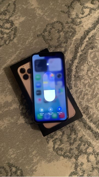 Айфон 11 про.