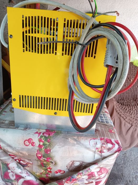 Продам зарядное устройства для кар