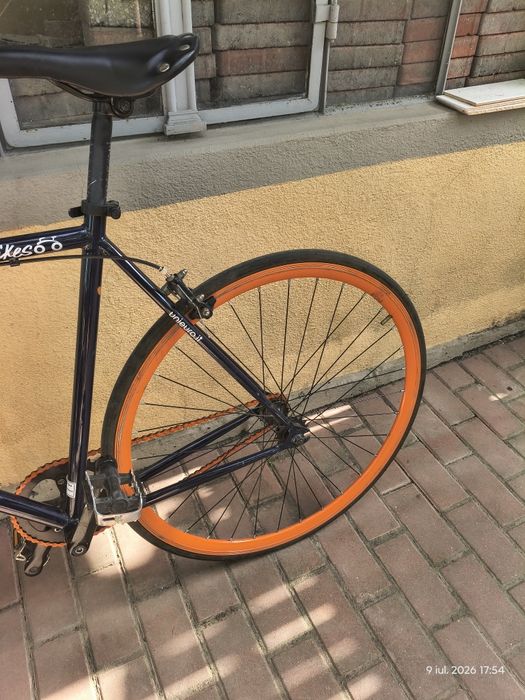 Vând Bicicleta  b