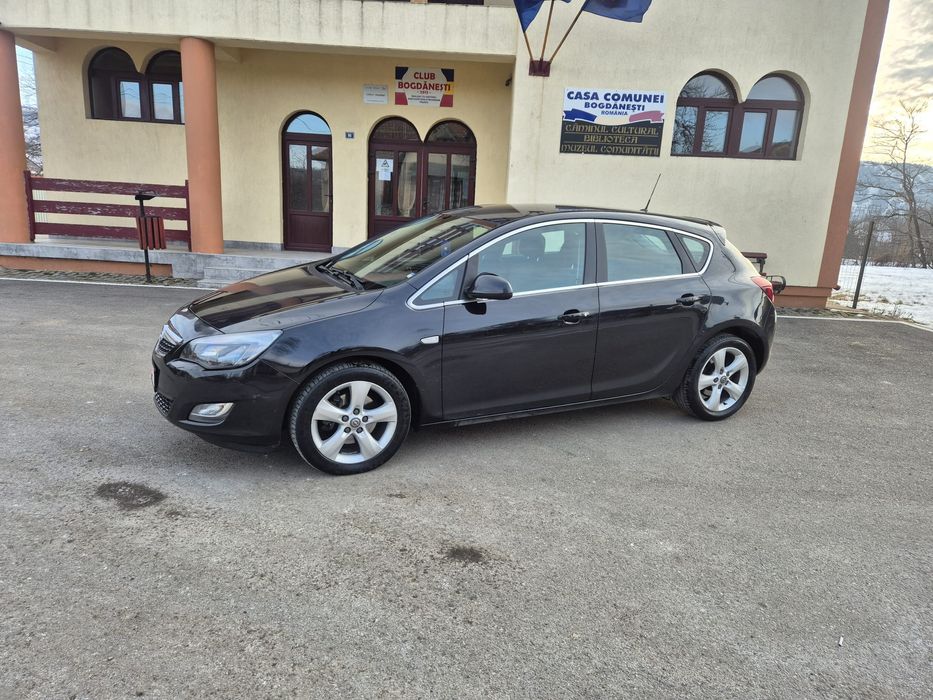 De vânzare Opel Astra J