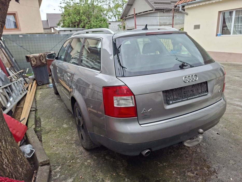 Vând audi A4 benzina