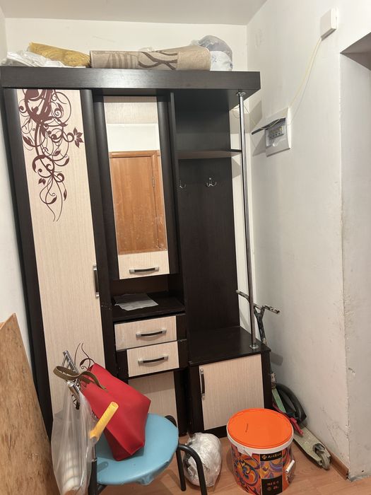 Продаются шкафы и комод