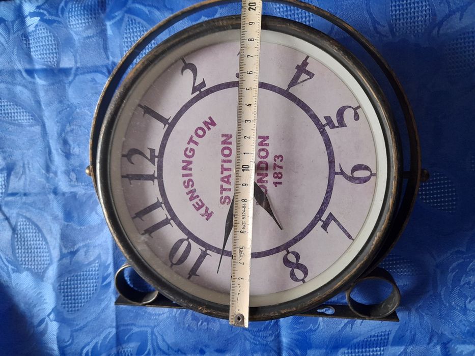 Джобен кварцов и Реплика на гаров часовник