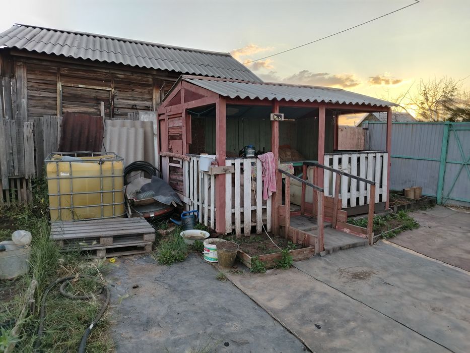 Продам дачу в городе. 9 линия.