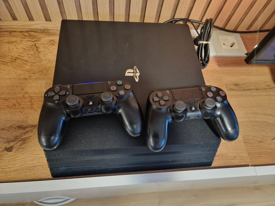 Playstation 4 PRO 1 ТB с гаранция.