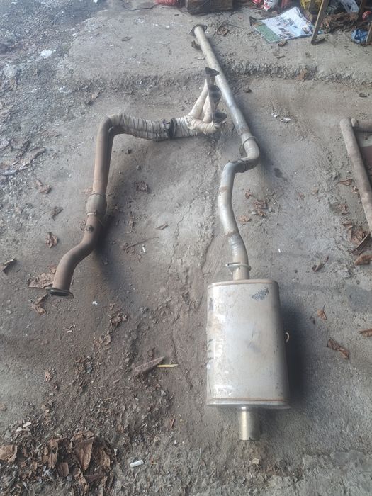 Продавам изпускателна система за лада