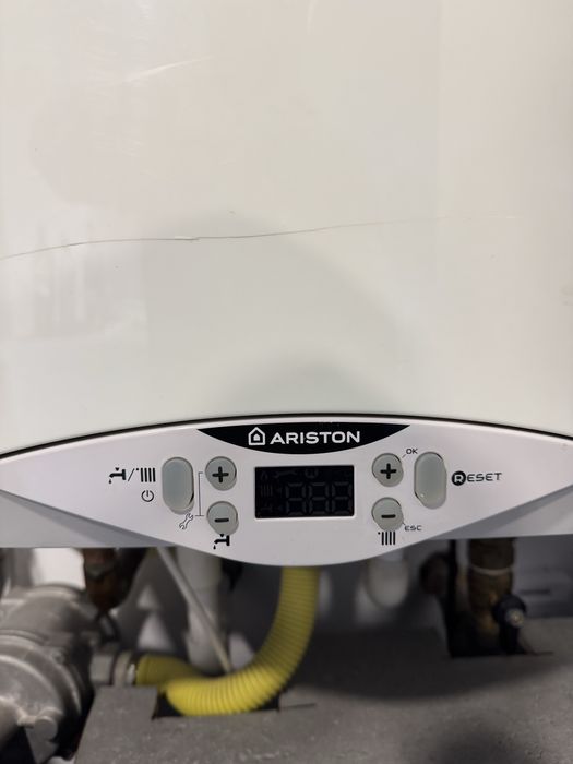 Ariston premium cares 24 centrala murala in condensare