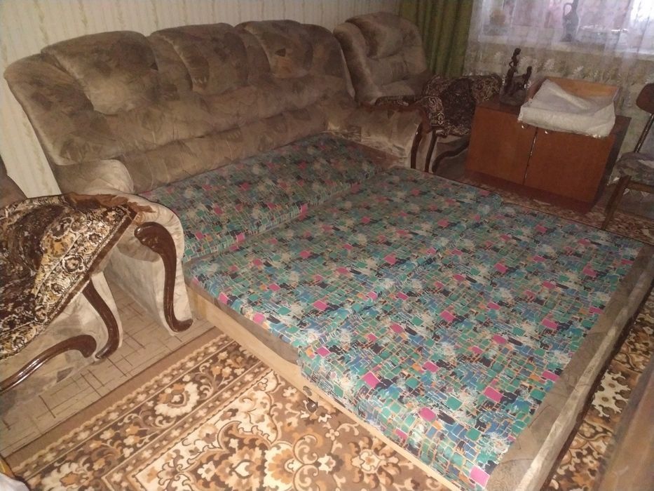 Диван и два кресла. Б/у в отличном состоянии