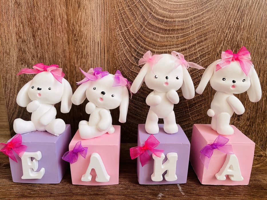 Кубчета “ зайчета “ с име на дете .Цветовете са по избор на клиента