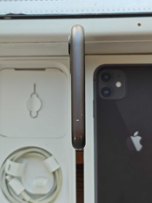 IPhone 11 - 128GB - (Pret pe Flip 1100) - Cutie si Cablu original