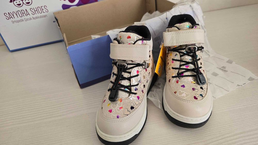 Детские демисезонные ботинки для девочек Турция