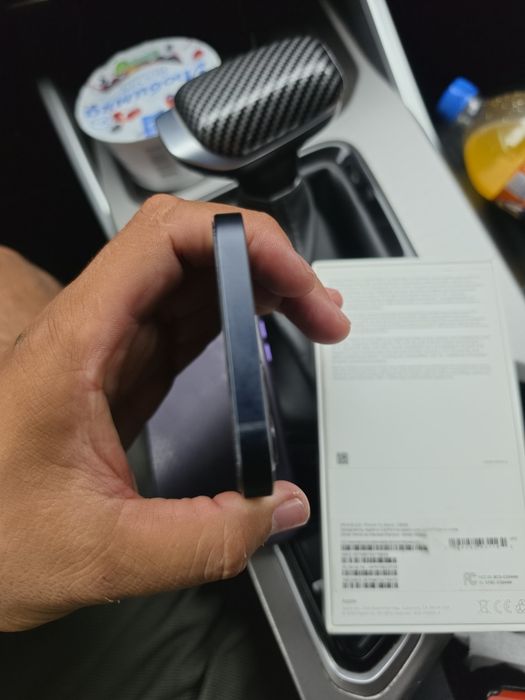 IPhone 12       .