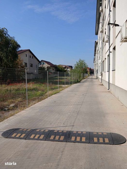 Vede din camera Padurea Rosu la200m, STB 200 m,etj 2 din3,lift,mobilat