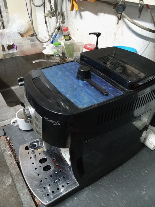 Кафе машина Делонги автомат