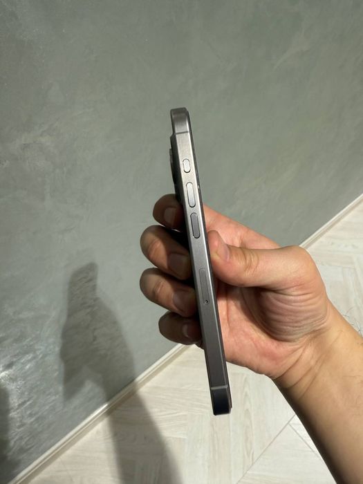 Iphone 15 pro natural