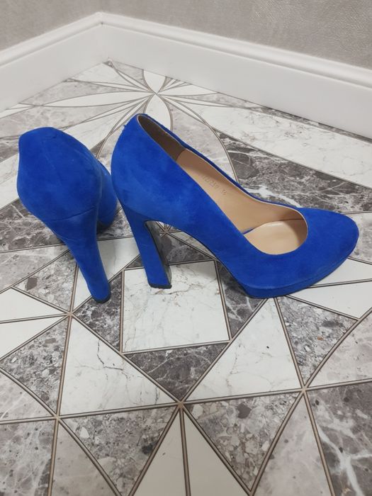 Туфли на высоком каблуке