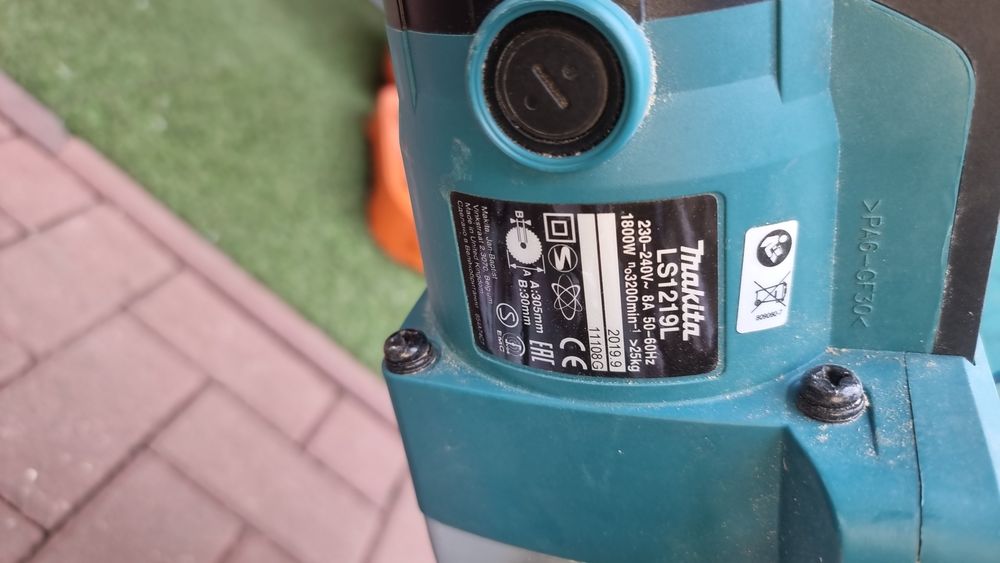 Circular makita ls 1219L