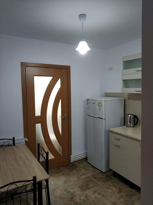 Se vinde apartament 2 camere decomandat, zona Peco