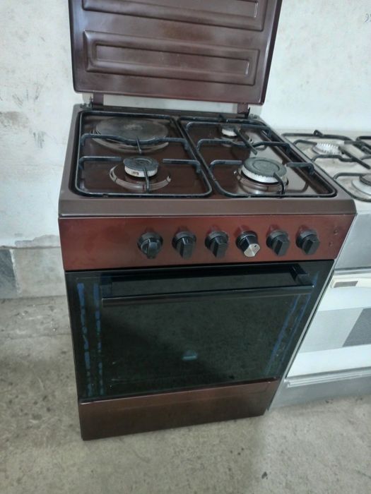 Gaz plitasi sotiladi