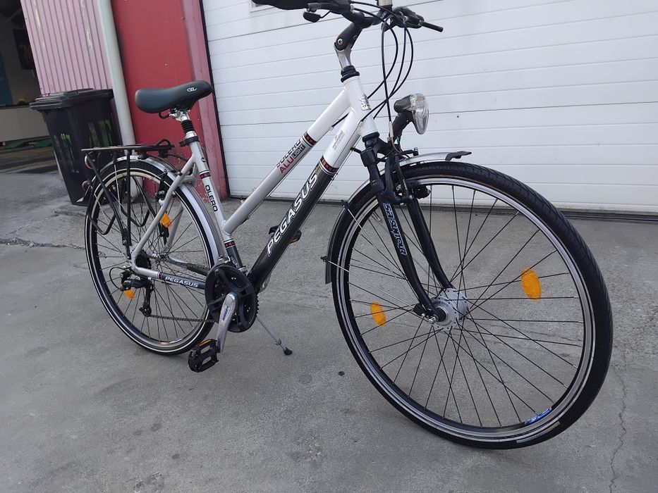 Vând bicicleta din aluminiu pentru damă