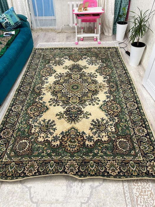 Продам советский ковер 2*3