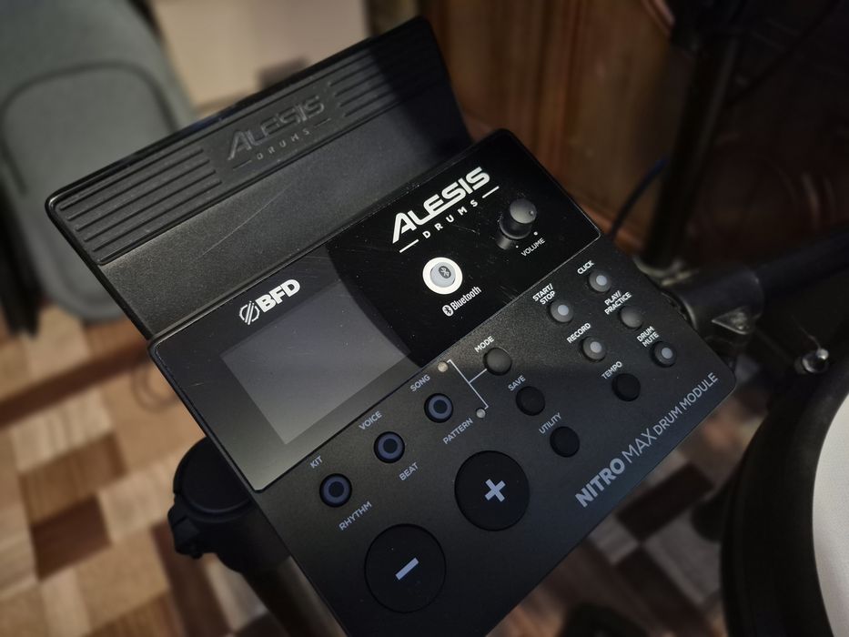 Alesis nitro max электронные барабаны