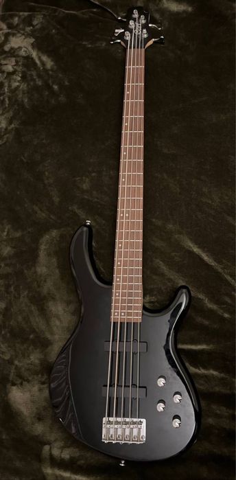 бас гитара cort action v plus