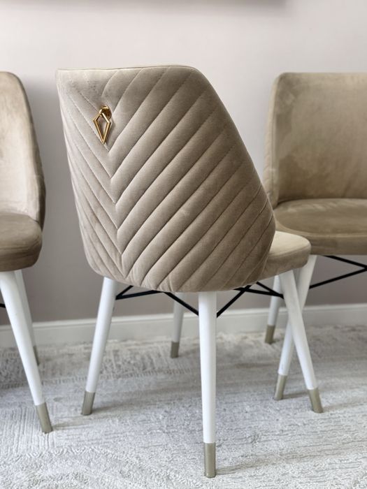 Продам Стулья  1 шт 17000