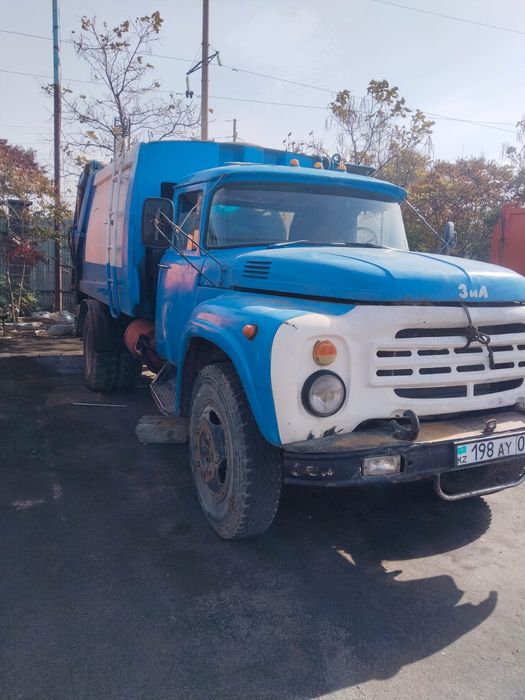 Продается спец техника в городе Қонаев.
