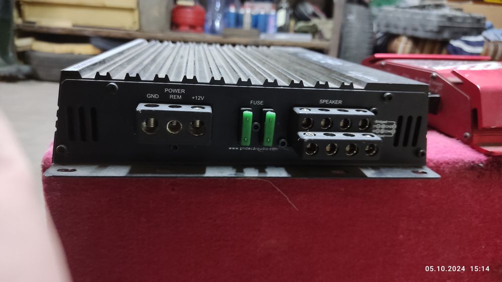 Продам сабвуфер с уселками