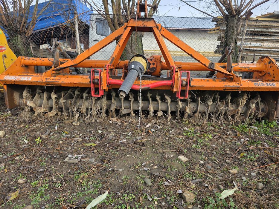 Freza prasitoare plug stropitoare