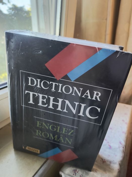 Vând dicționare și cărți de limba engleză noi-nouțe