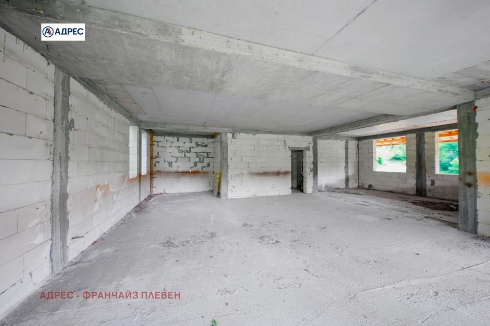 Къща в Ловеч, област-с.Калейца площ 458 цена 84900