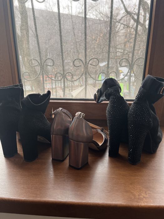 Три пары обуви за 5000тг