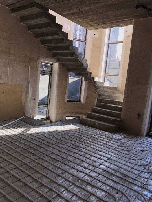 Жар-арик Фаровон махалла Площадь участка 3,2 соток Фасад  11*30 метров