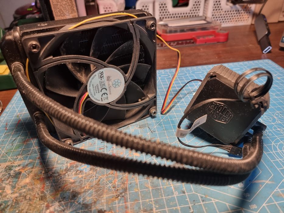 Cooler Master Masterliquid Lite 120 с RGB вентилатор