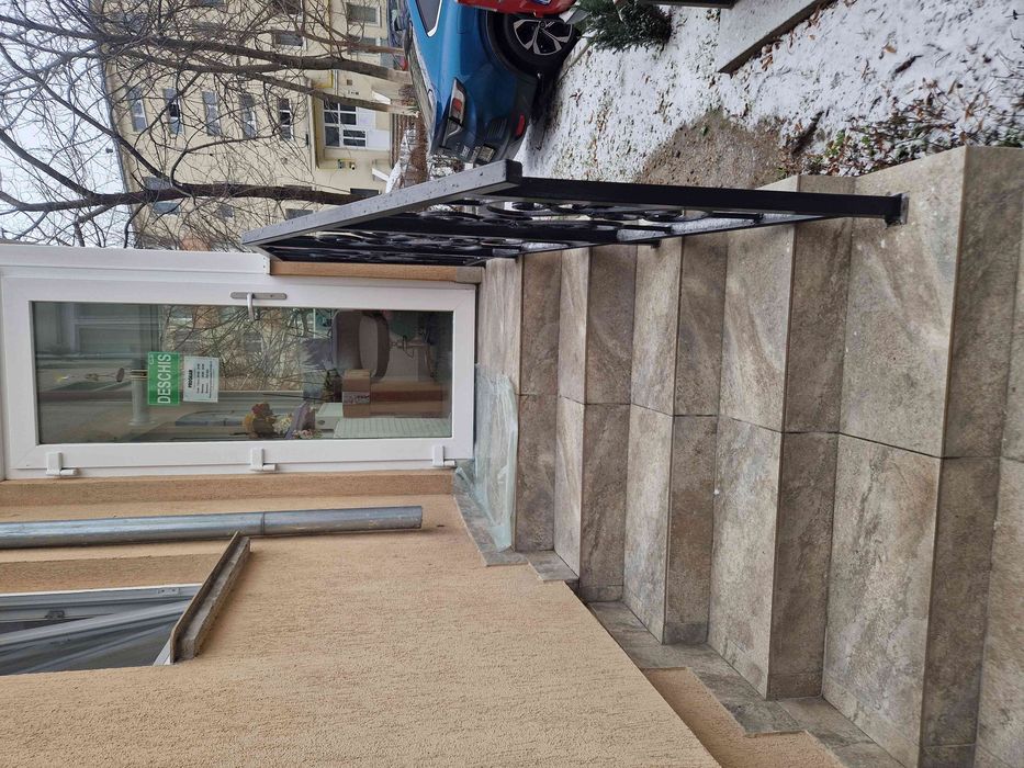 Apt central cu  spațiu comercial