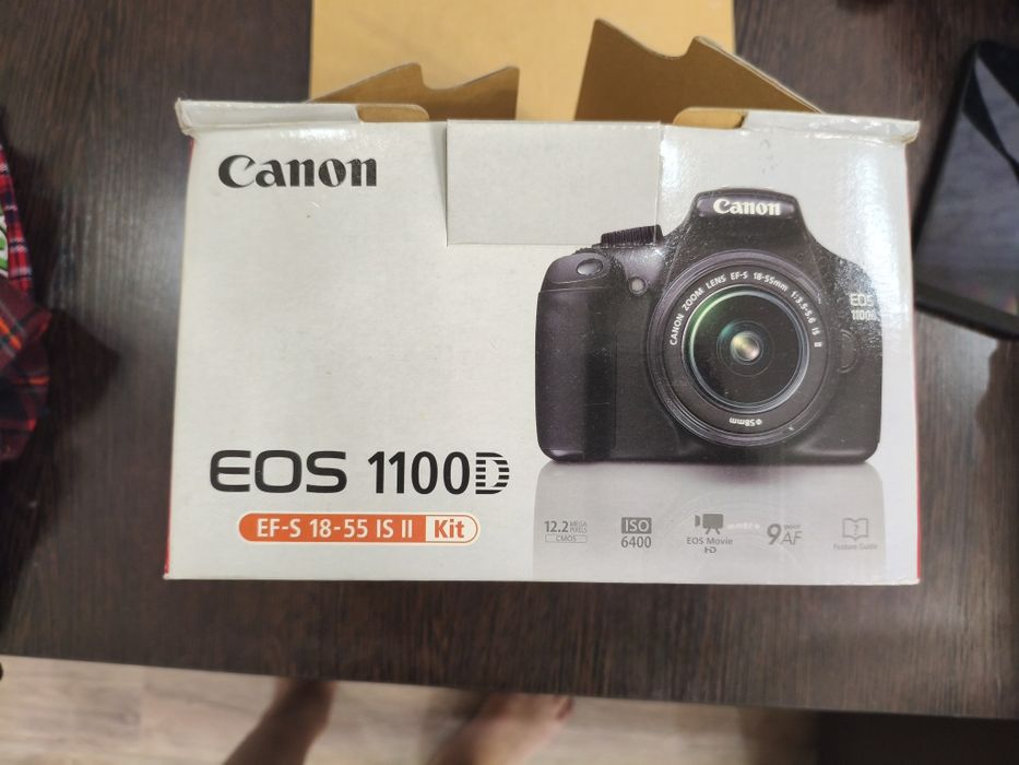Canon EOS 1100D с объективом,коробкой и сумкой от Сони