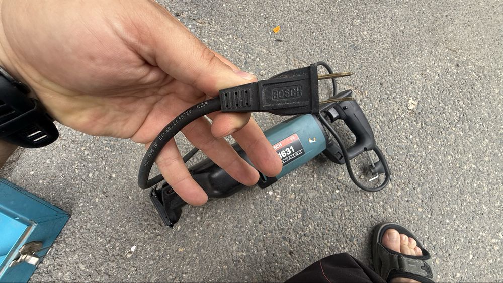 Bosch 1631 Fierăstrău sabie profesional USA + cutie metalică originală