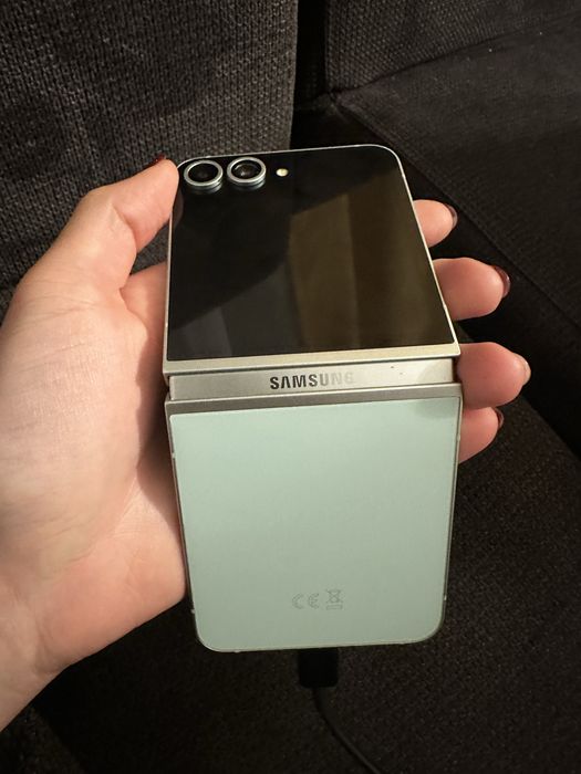 Samsung Galaxy Z Flip 6