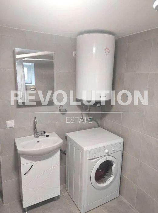 Дава се под наем Двустаен апартамент в Варна, Левски - 40 кв.м за 300 € - Снимка #3