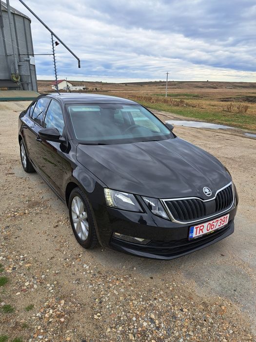 Skoda Octavia 1.6 diesel automat DSG/Apple CarPlay