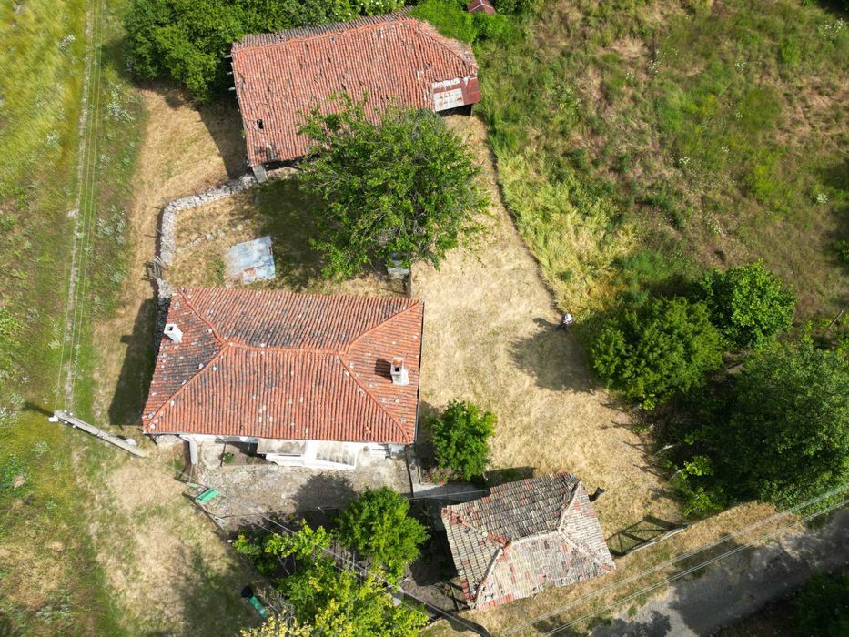 КЪЩА, Селскостопански Постройки, Ток и Вода, ПИ 1020 м2 + ПИ 700 м2