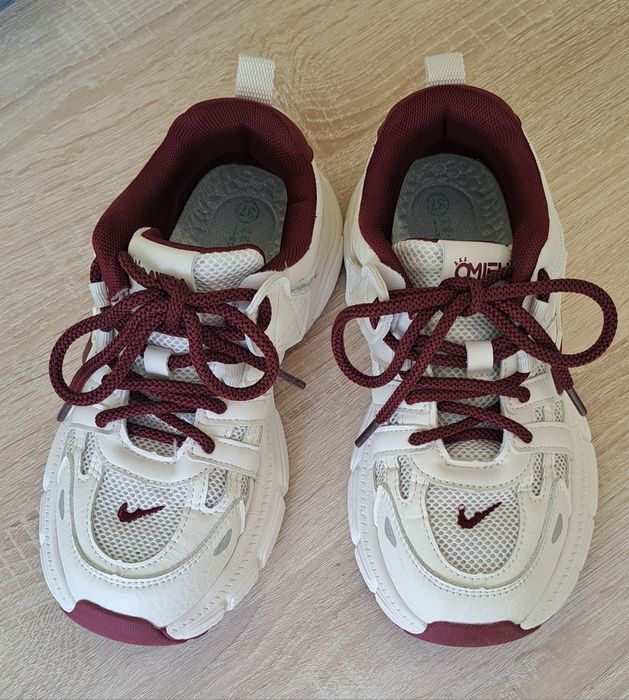 Кроссовки в идеальном состоянии 35р.