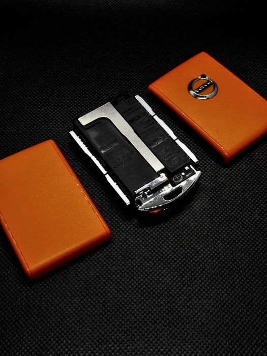 Carcasă cheie Volvo portocalie – compatibilă 2018+ (4 butoane)